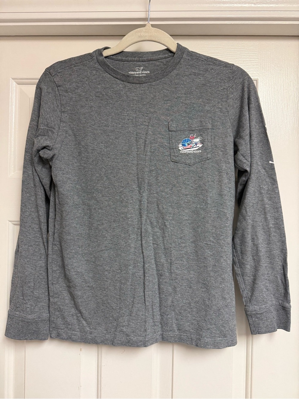 EUC Boys Vineyard Vines LS Tee Ski Whale Pocket Tee, Size M (12-14).